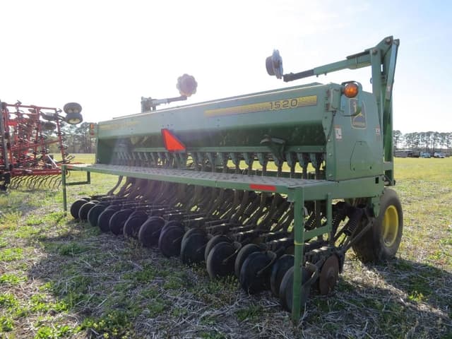 Image of John Deere 1520 equipment image 4