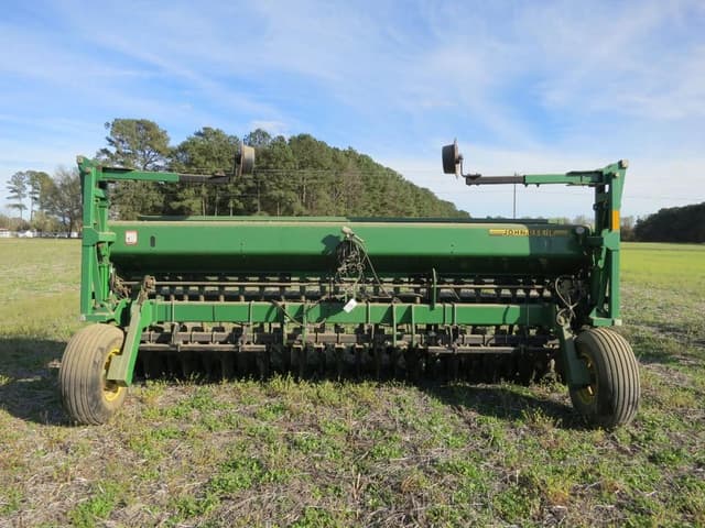 Image of John Deere 1520 equipment image 1