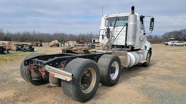 Image of International ProStar+ 122 equipment image 4