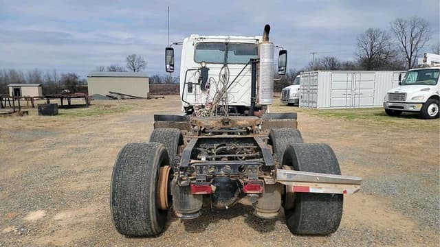 Image of International ProStar+ 122 equipment image 3