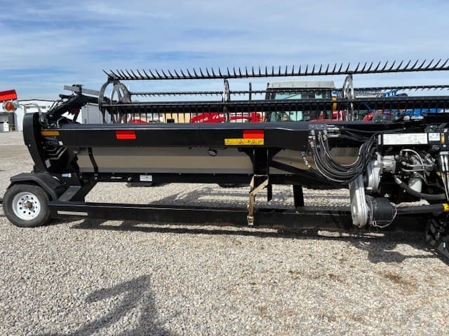 Image of MacDon FD240 equipment image 2