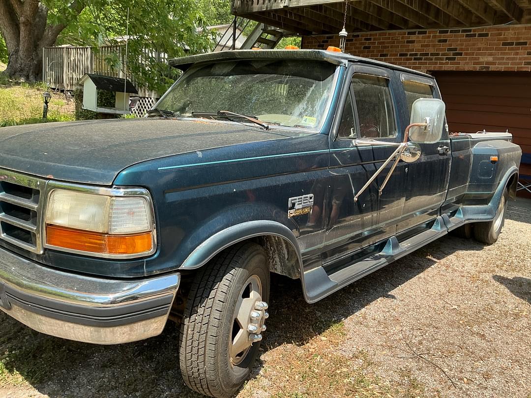 Image of Ford F-350 Primary image