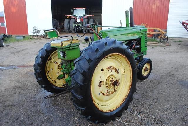 Image of John Deere A equipment image 4