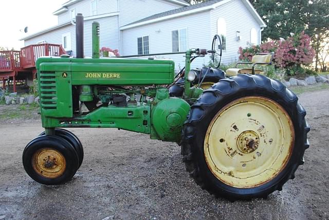 Image of John Deere A equipment image 1