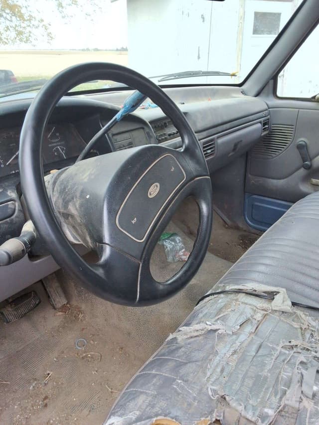 Image of Ford F-350 equipment image 4