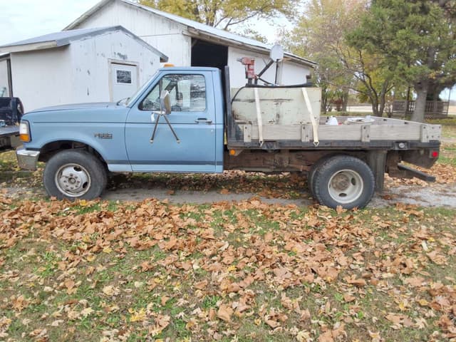 Image of Ford F-350 equipment image 1