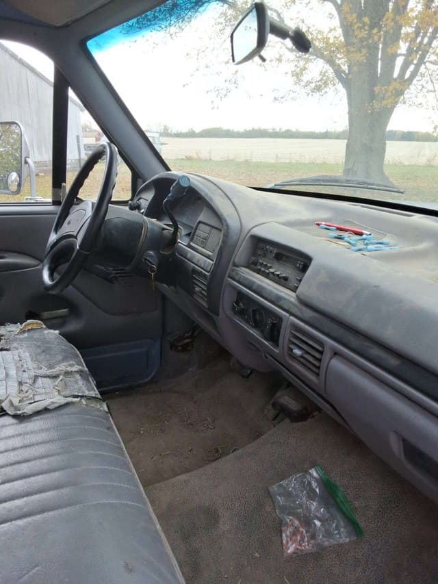 Image of Ford F-350 equipment image 3