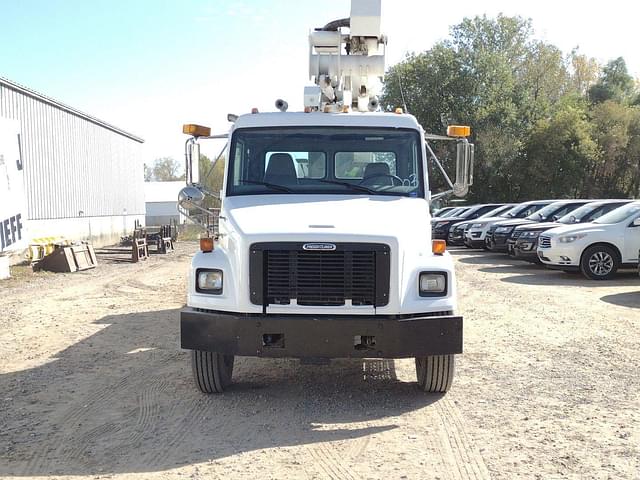 Image of Freightliner FL70 equipment image 1