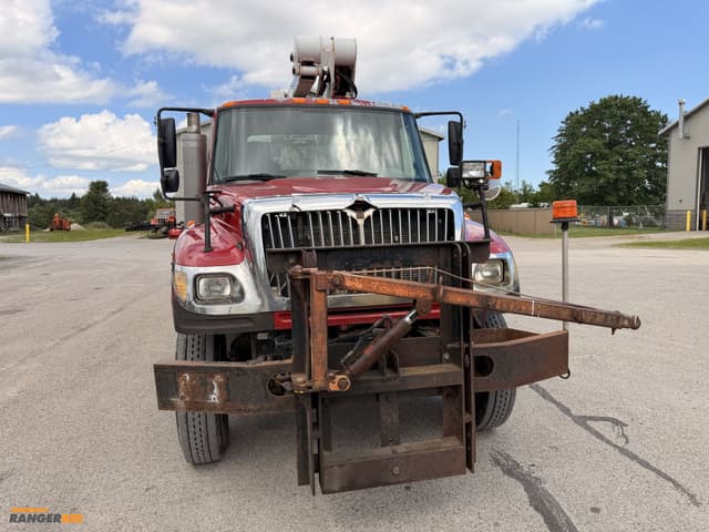 Image of International 7600 equipment image 2