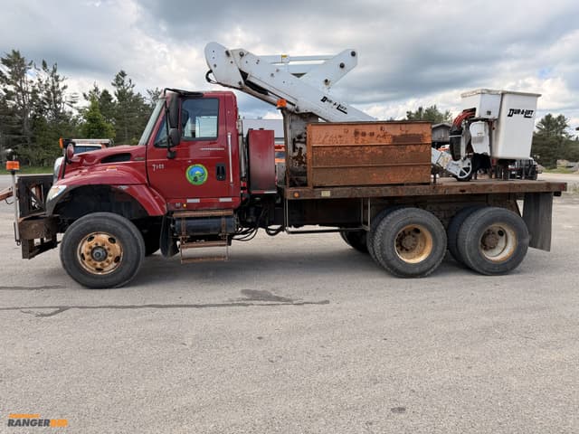 Image of International 7600 equipment image 3