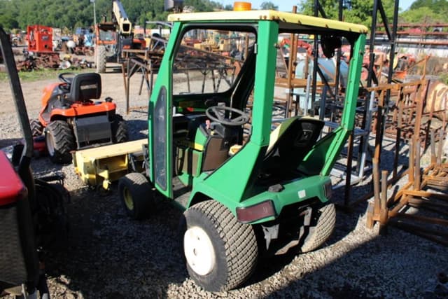 Image of John Deere 445 equipment image 3