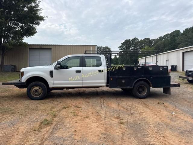 Image of Ford F-350 equipment image 1
