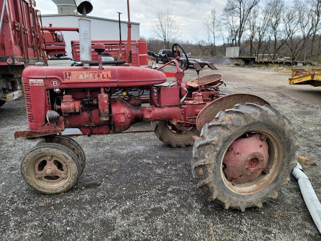 Main image Farmall B