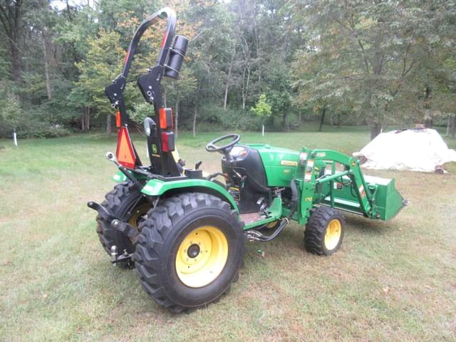 Image of John Deere 2032R equipment image 4