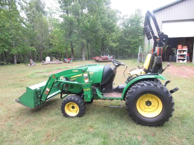 Image of John Deere 2032R equipment image 1