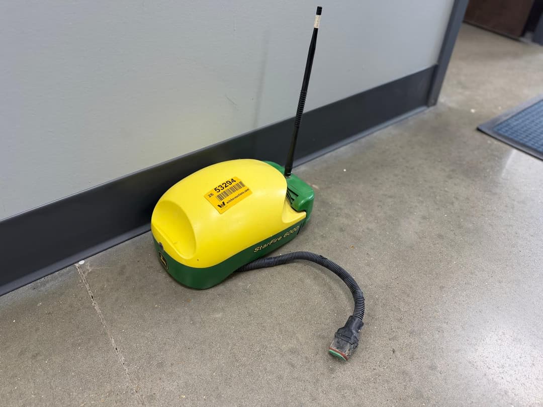 Image of John Deere StarFire 6000 Primary image