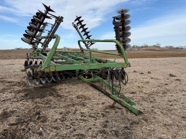 Image of John Deere 230 equipment image 1