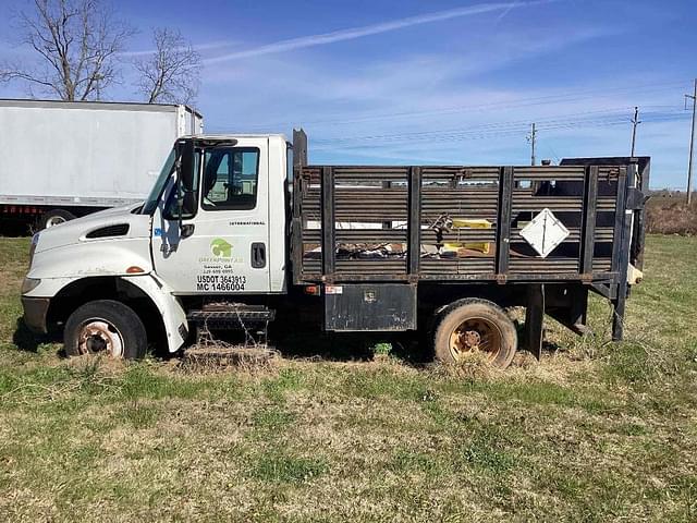 Image of International 4300 equipment image 3