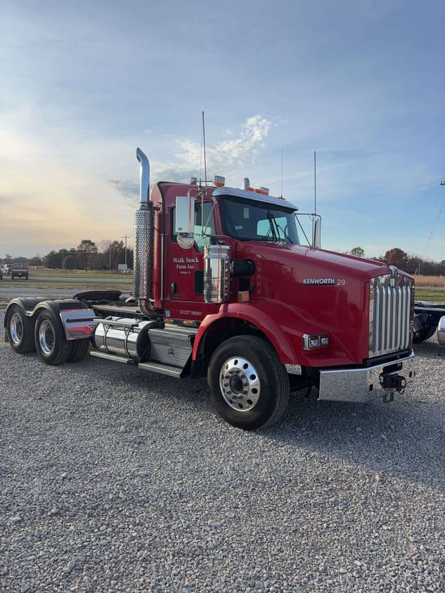 Image of Kenworth T800 equipment image 1