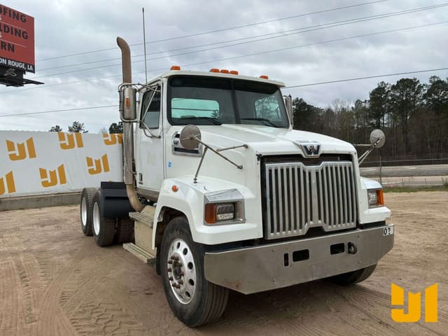 Image of Western Star 4700 equipment image 2