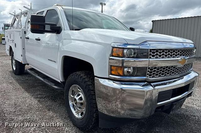 Image of Chevrolet 2500HD equipment image 2