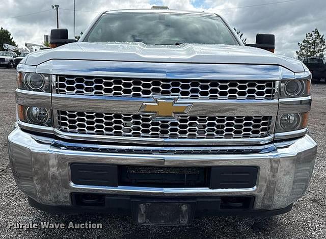 Image of Chevrolet 2500HD equipment image 1