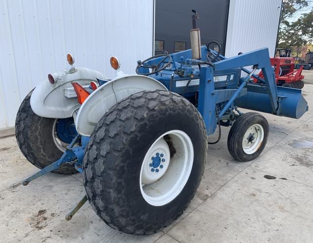 Image of Ford 3600 equipment image 2