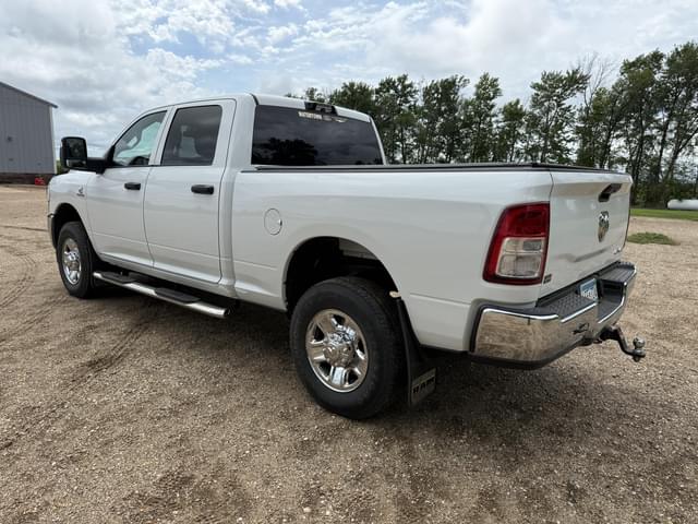 Image of Dodge Ram 2500 equipment image 2