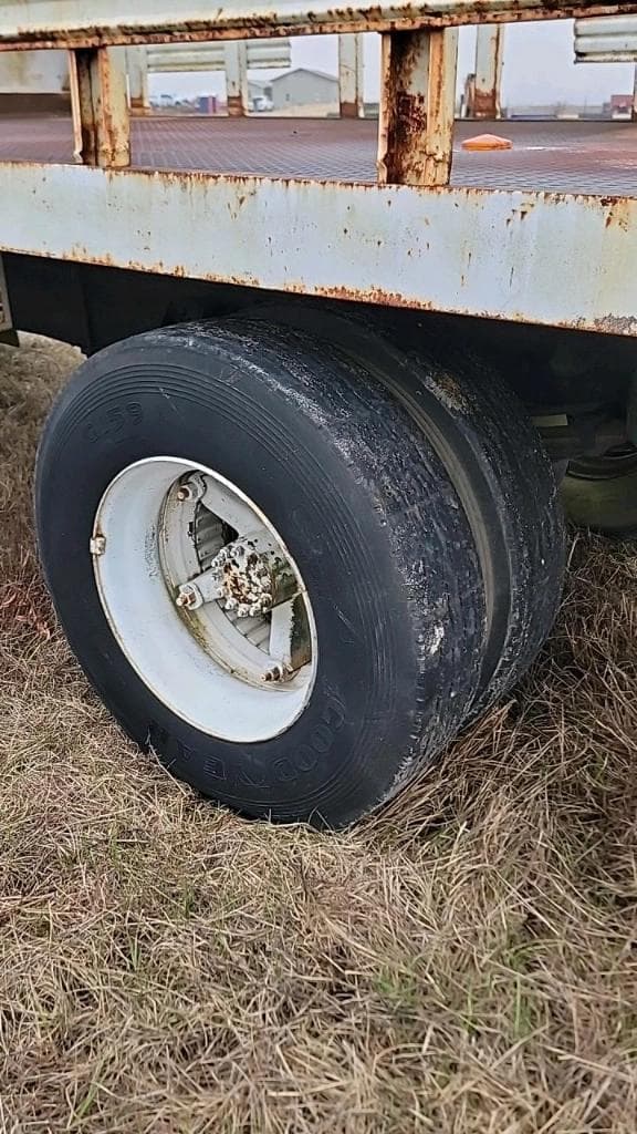 Image of Chevrolet C60 equipment image 4