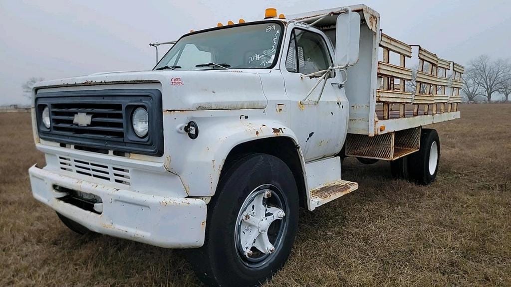 1989 Chevrolet C60 Equipment Image0