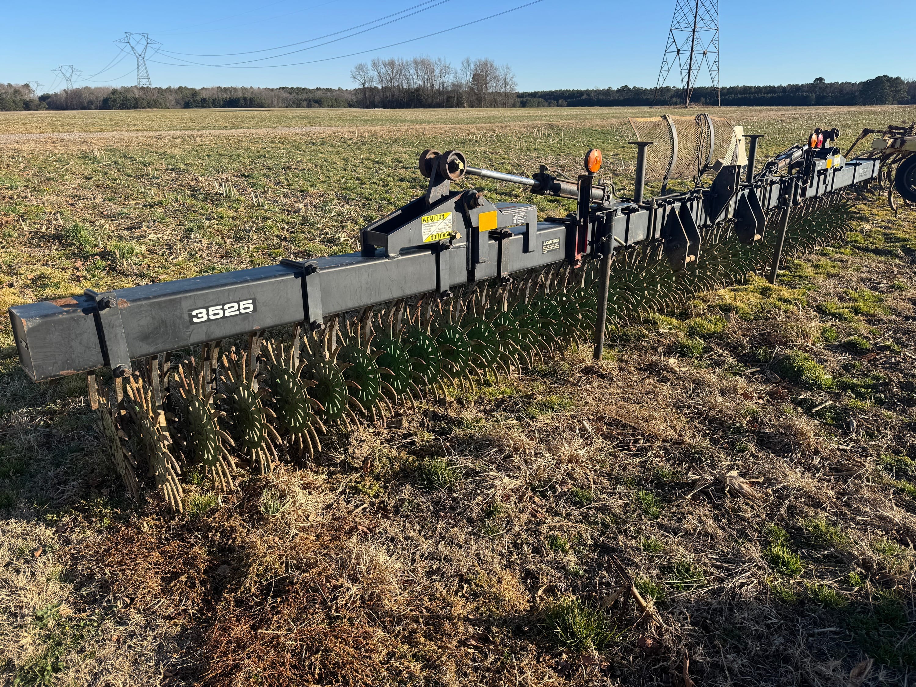 Yetter 3525 Equipment Image0