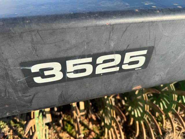 Image of Yetter 3525 equipment image 2