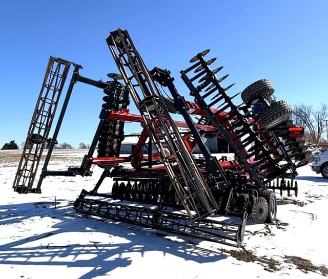 Image of Case IH 335VT equipment image 1