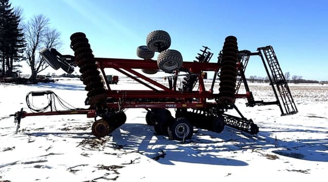 Image of Case IH 335VT equipment image 3