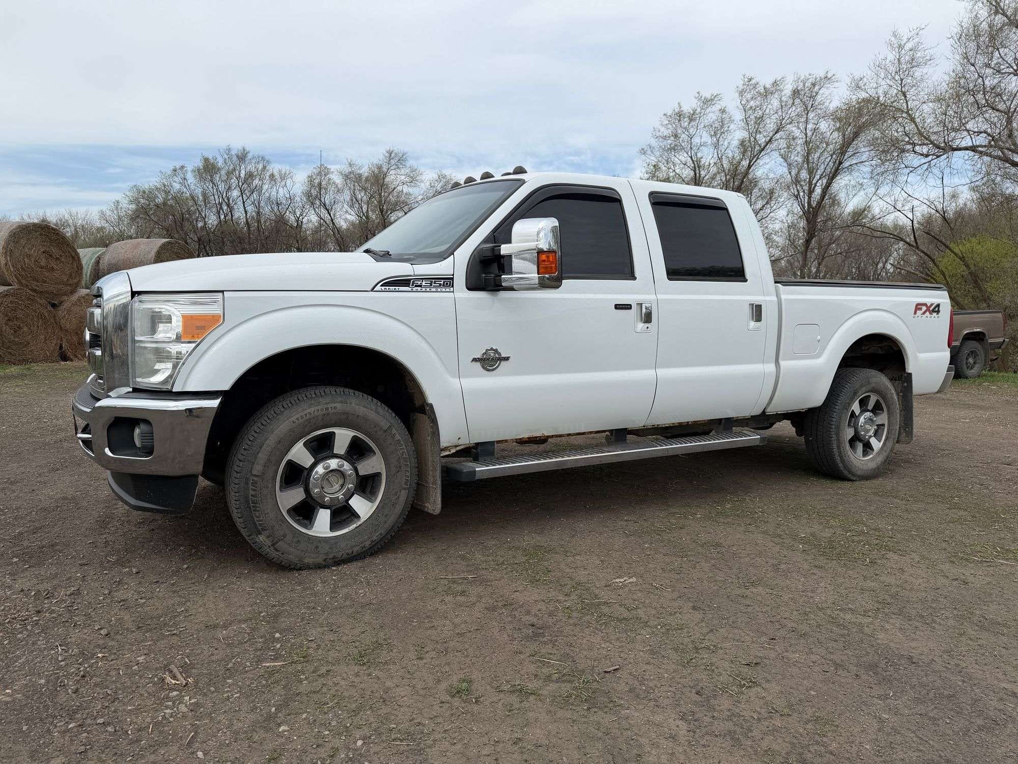2012 Ford F-350 Equipment Image0
