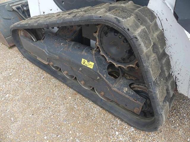 Image of Bobcat T66 equipment image 4