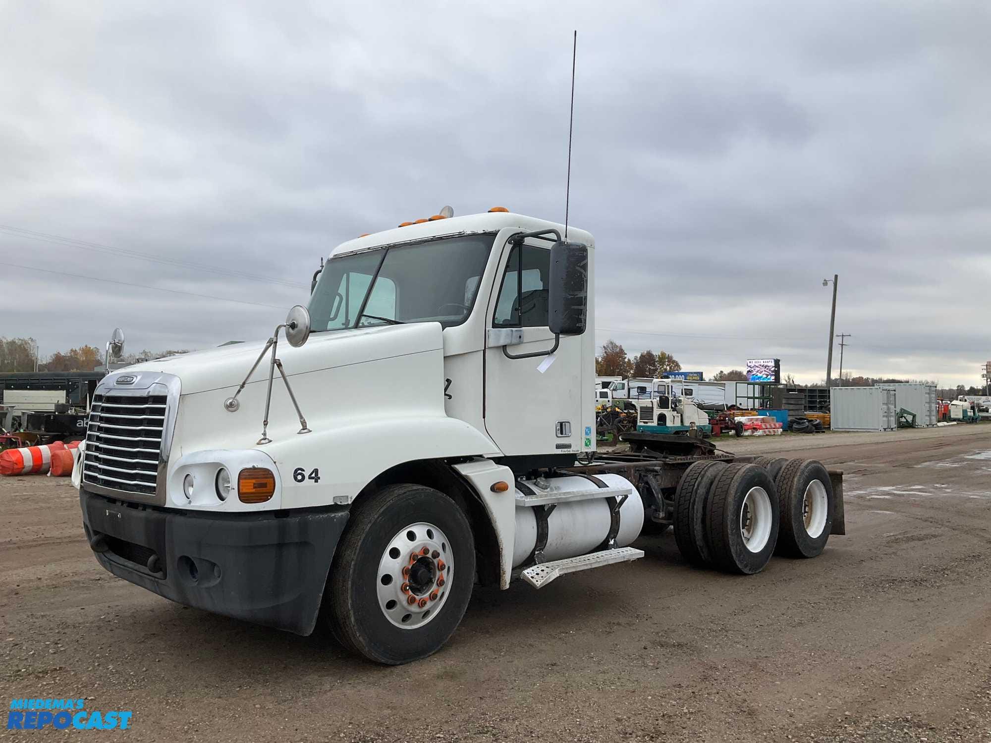 Main image Freightliner Century Class