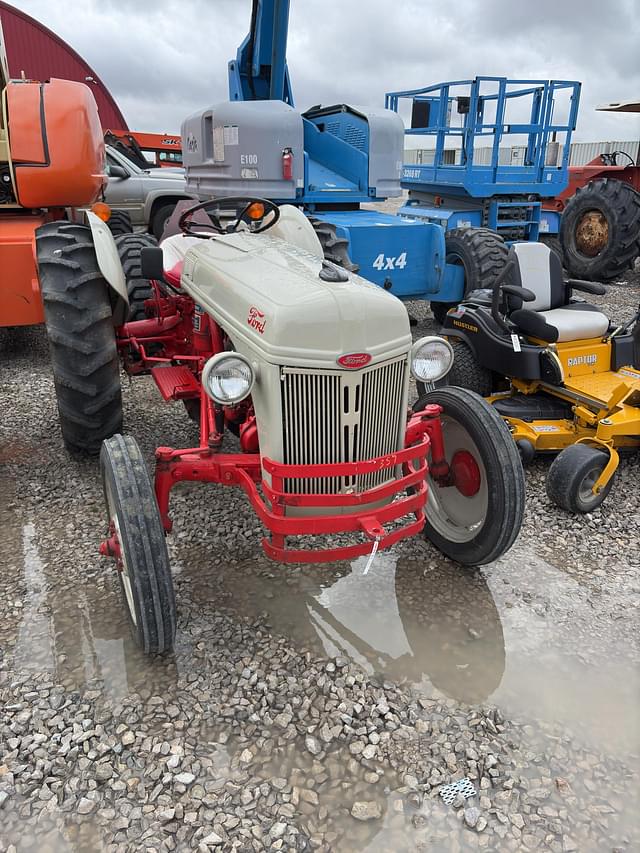 Image of Ford 8N equipment image 1