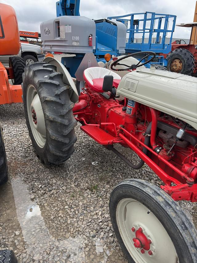 Image of Ford 8N equipment image 3