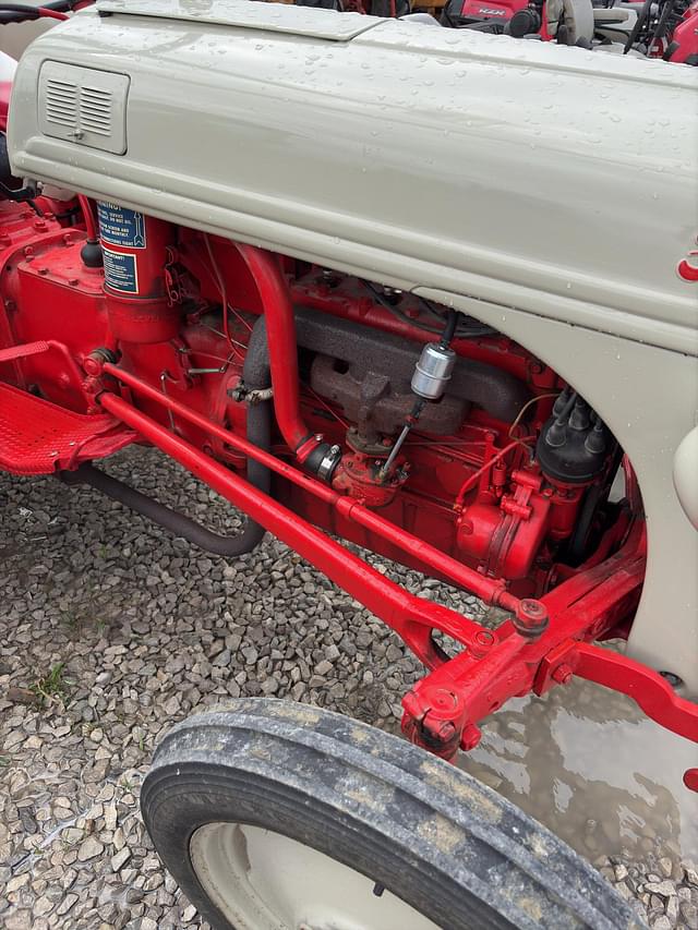 Image of Ford 8N equipment image 4
