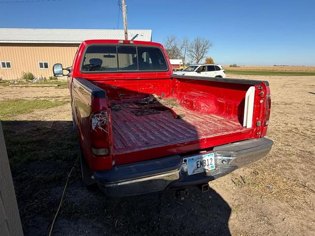 Image of Ford F-250 equipment image 3