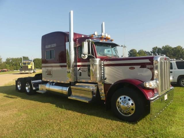 Image of Peterbilt 389 equipment image 1