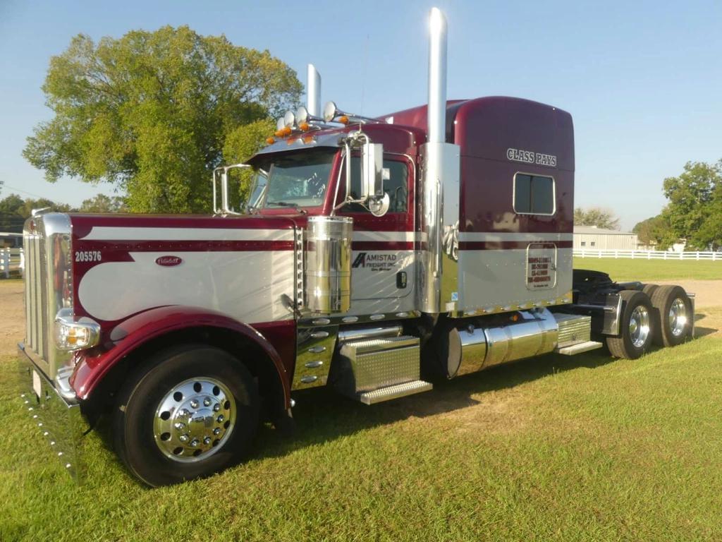 Image of Peterbilt 389 Primary image