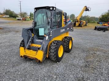 Main image John Deere 324G