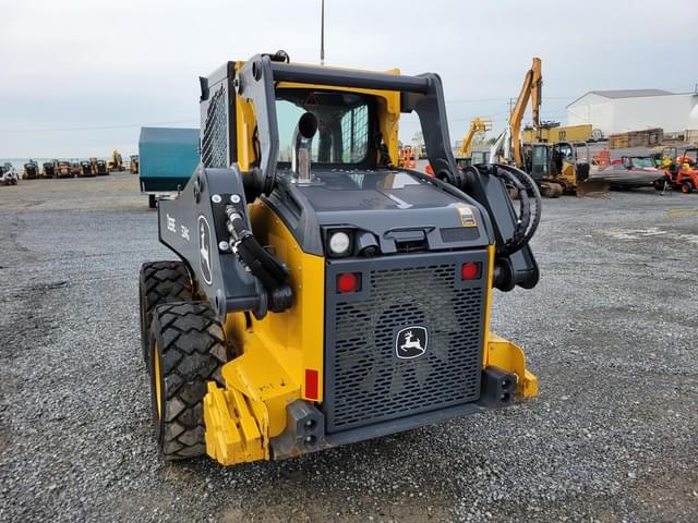 Image of John Deere 324G equipment image 3