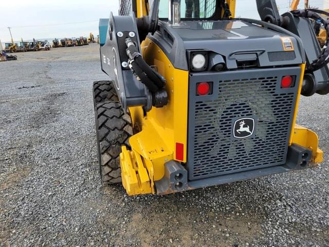 Image of John Deere 324G equipment image 4
