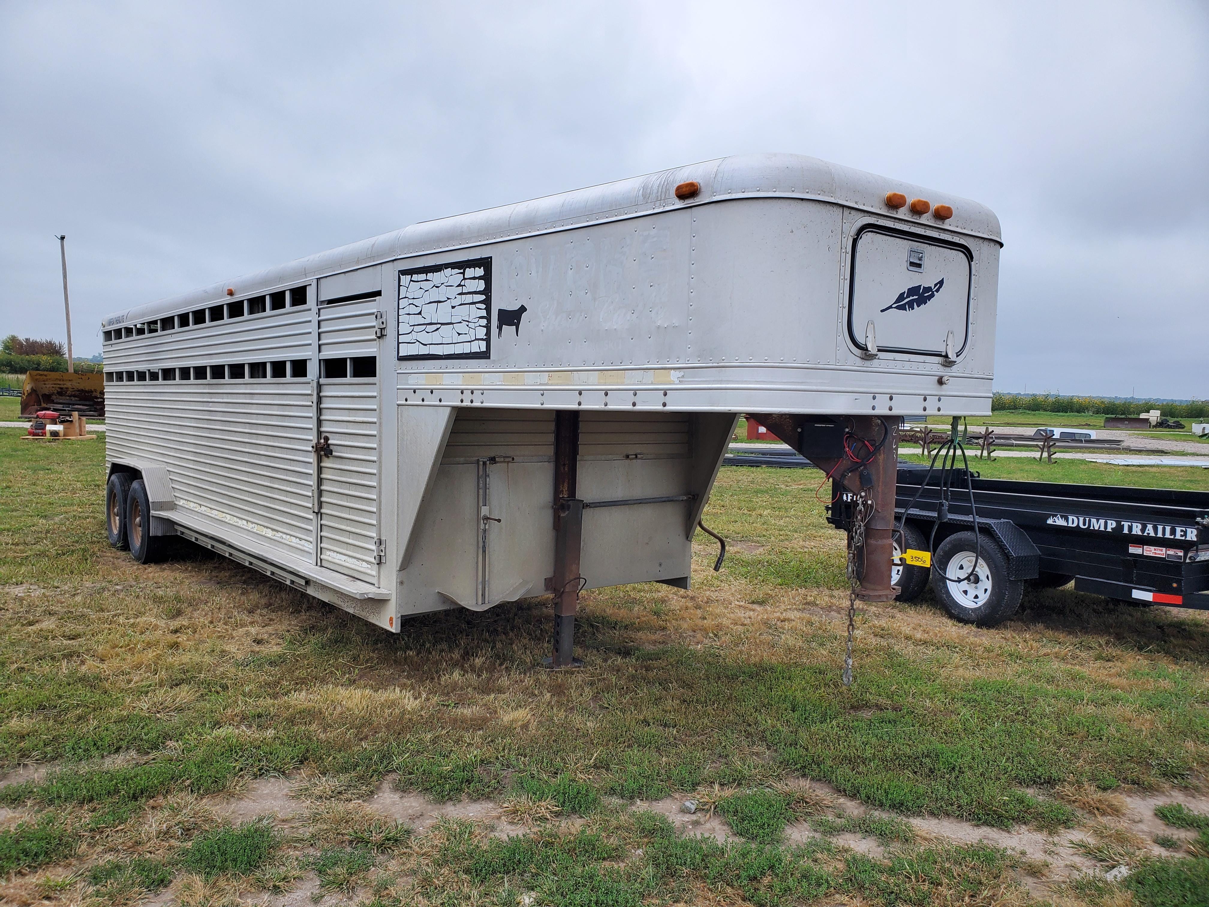 Featherlite Undetermined Equipment Image0