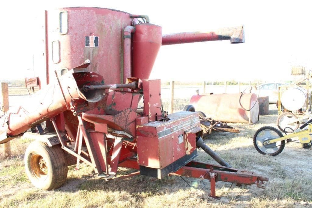 Image of International Harvester 1250 Image 0