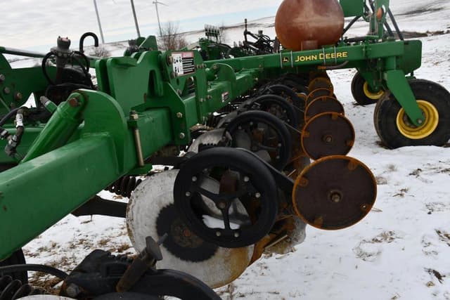 Image of John Deere 2510H equipment image 2