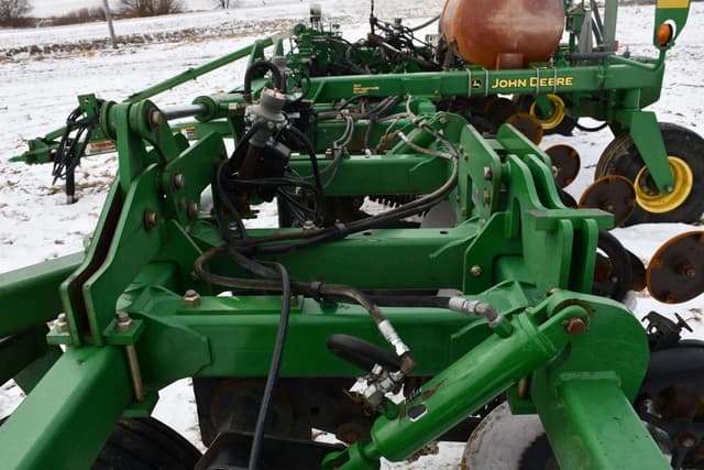 Image of John Deere 2510H equipment image 3
